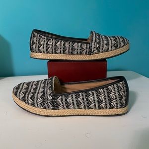 B O C women’s flats - size 9